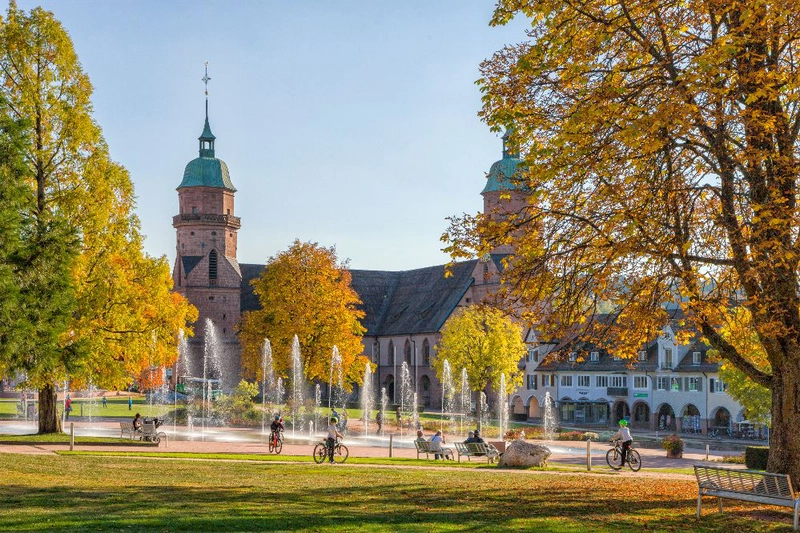 Ausflugsziel Freudenstadt Marktplatz mit Föntänen