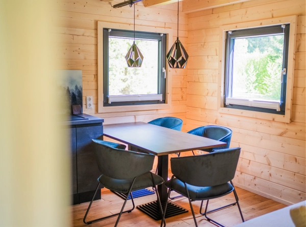 camping langenwald langenwald lodge wohnzimmer beitragsbild (6)