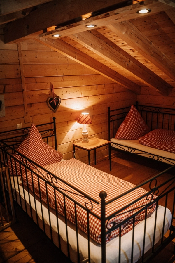 blockhaus landhaus schlafzimmer camping langenwald beitragsbild