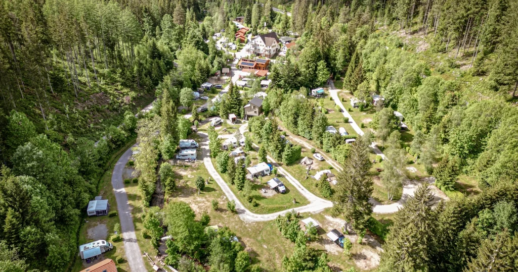 Ausflugsziele im Schwarzwald 5 luftbild camping langenwald headerbild cropped